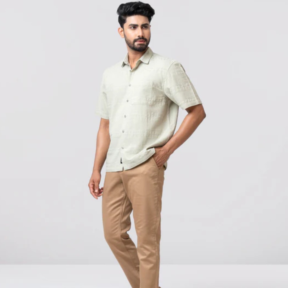 Relaxed Fit Solid Casual Shirt